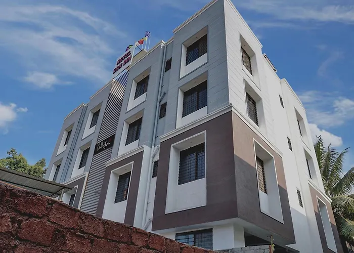 Super Collection O Eon Inn Near Pune Airport